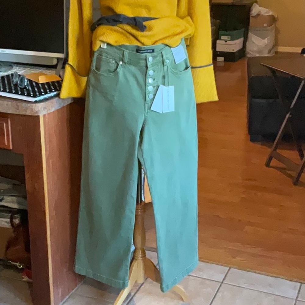 Calvin Klein Green Mid Rise Wide Leg Crop Jeans Size 28, NWT
